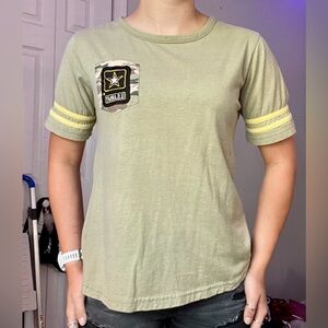 Vintage U.S. Army shirt. Size: Small